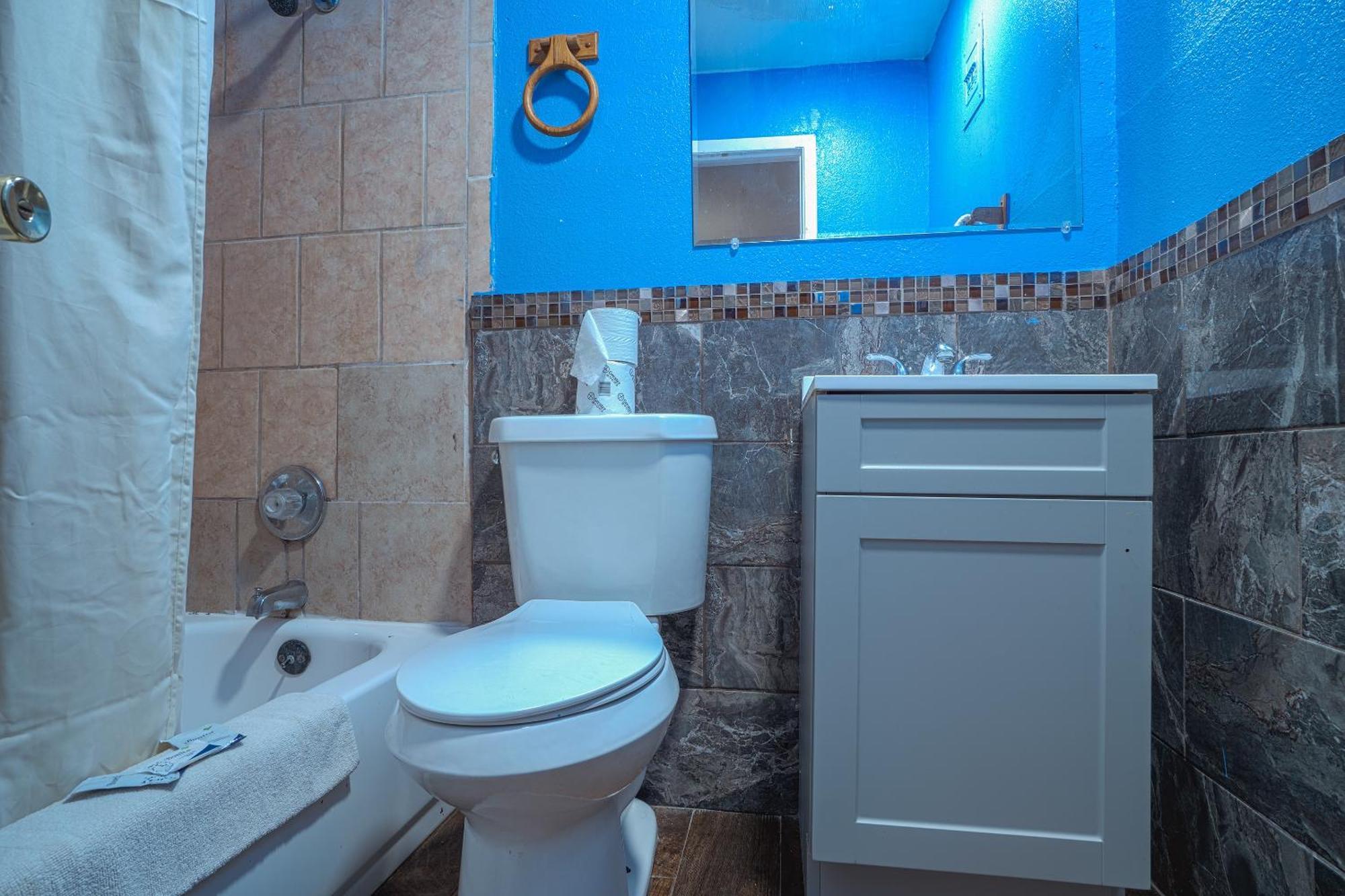 Monterrey Padre Island, By Oyo Hotel 2*