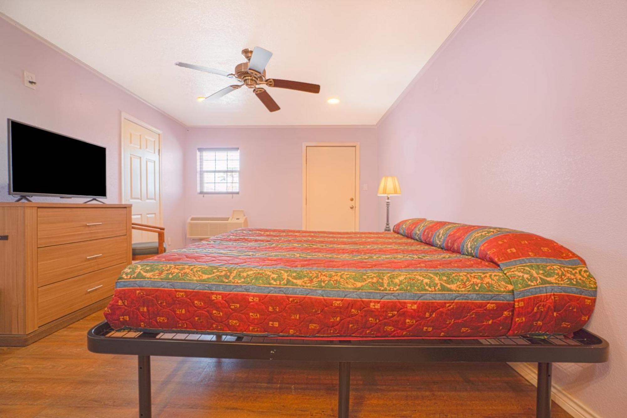 Monterrey Padre Island, By Oyo Hotel 2*