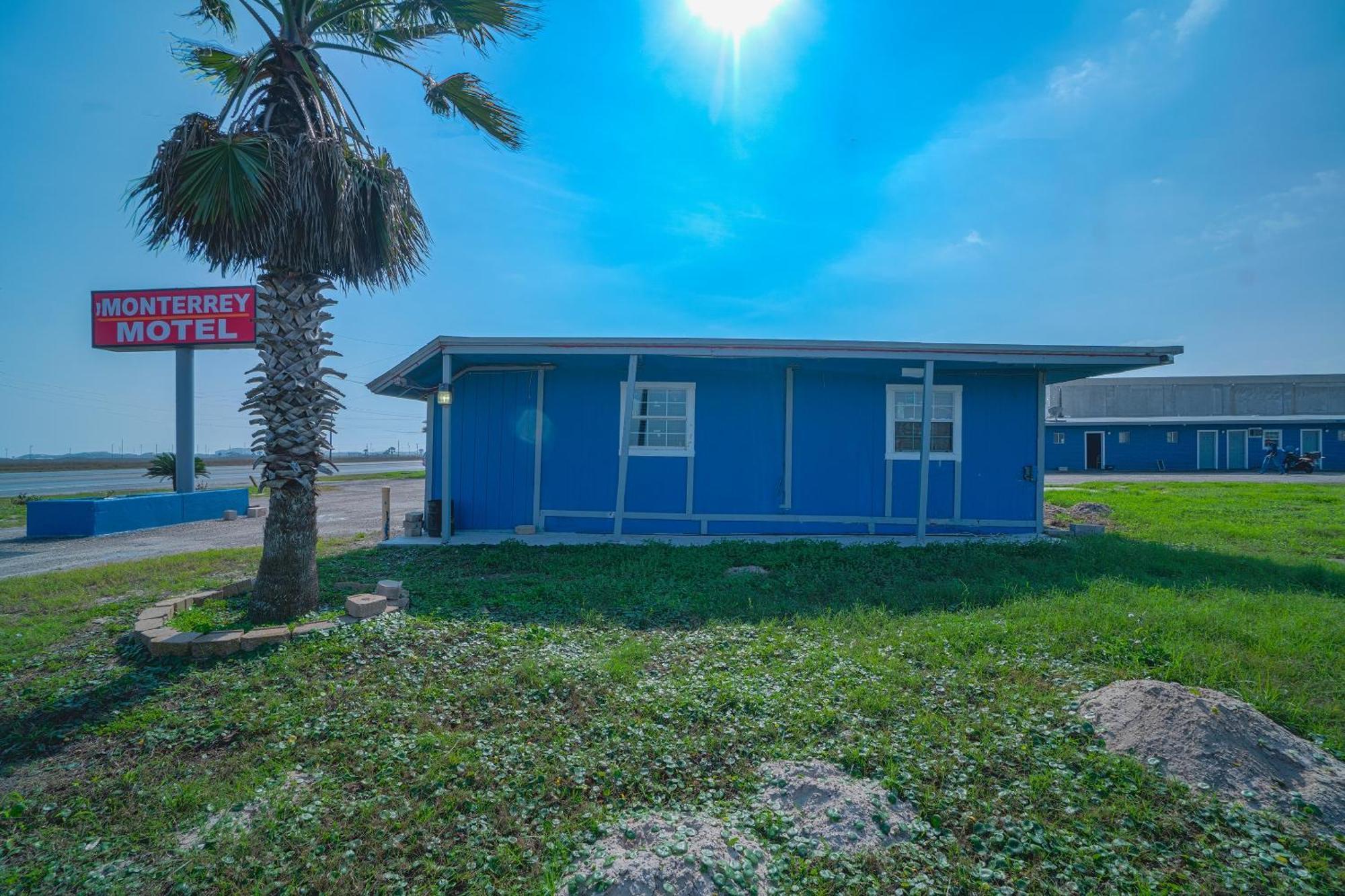 Monterrey Padre Island, By Oyo 2*